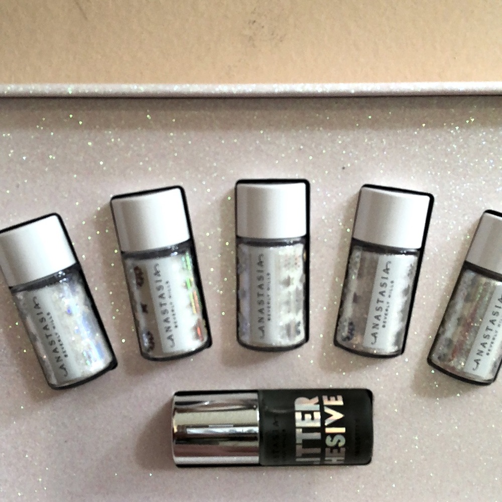 Anastasia Loose Glitter Make Up